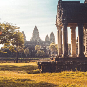 Angkor Wat Sunrise Guided Tour & Banteay Srei Temple Tour